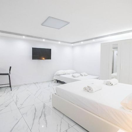 Apartamento Vincenza Nápoles Exterior foto