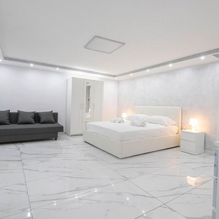 Apartamento Vincenza Nápoles Exterior foto